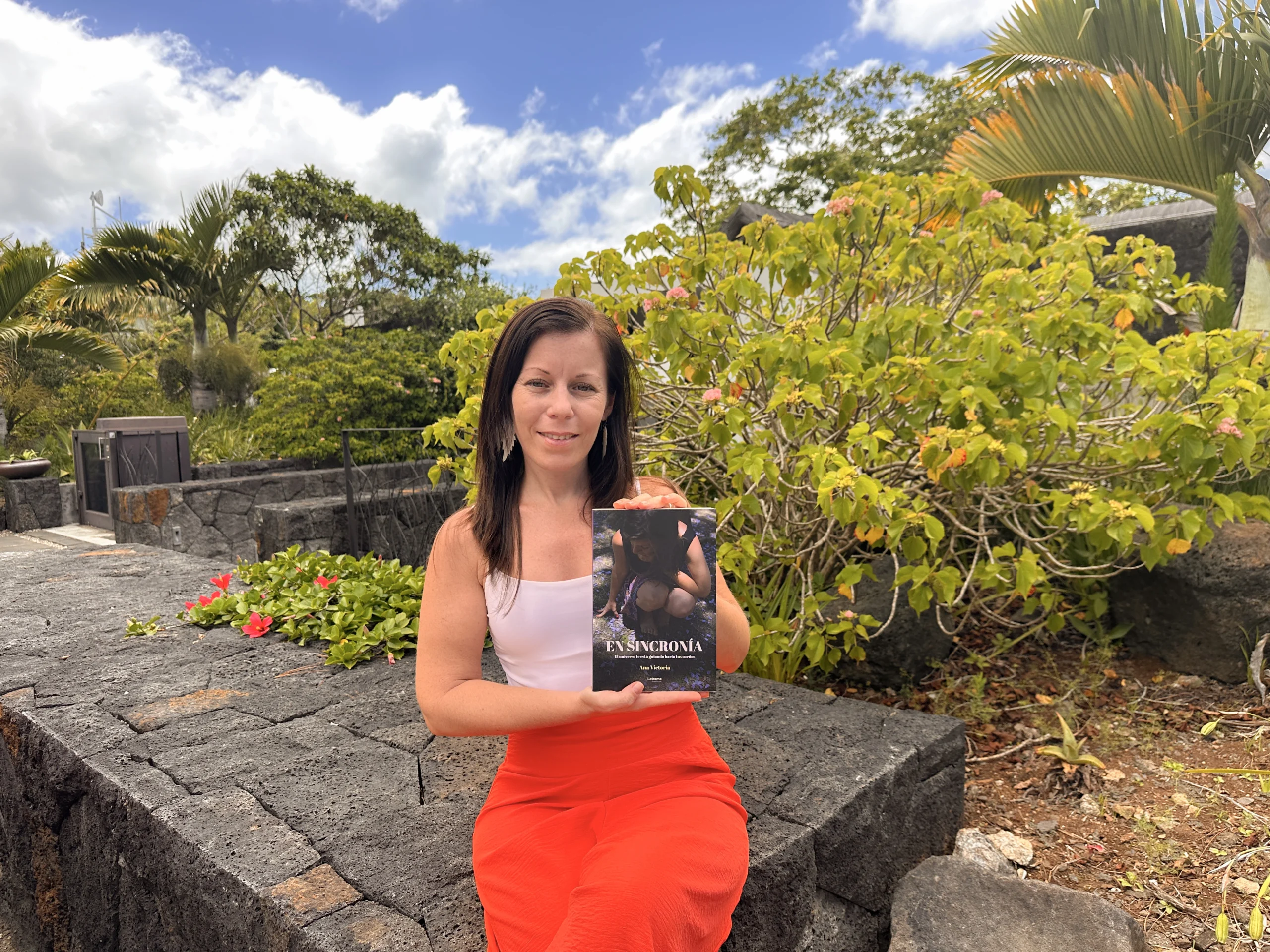 Ana Victoria Barresi presenta su primer libro "En sincronía", un viaje hacia el despertar personal